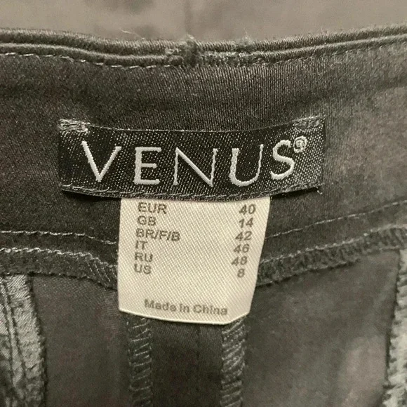 VENUS Women’s Shorts,NWOT. - Picture 3 of 3